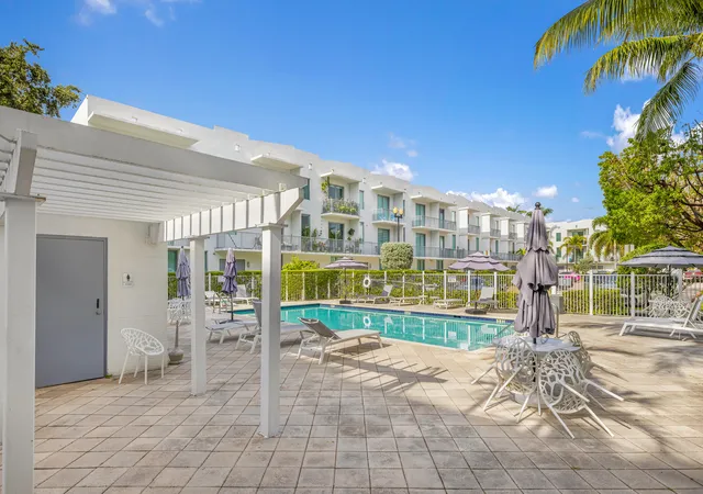 4th image of 2100 Van Buren St #206, Hollywood, FL 33020 | MLS# B26059210