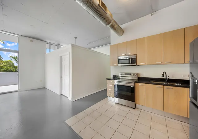 5th image of 2100 Van Buren St #206, Hollywood, FL 33020 | MLS# B26059210