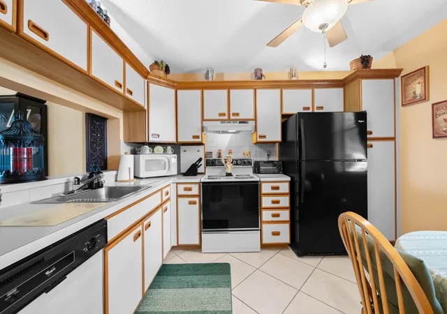 3rd image of 2768 Carambola Cir S #101, Coconut Creek, FL 33066 | MLS# B26059227