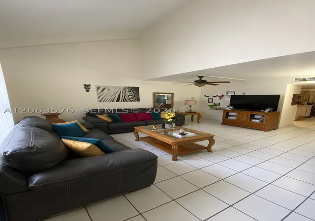 Photo 1 of Condo for sale at 633 N University Dr #14, Plantation, FL 33324 | MLS# A12063576 | Listing updated on 2026-08-02