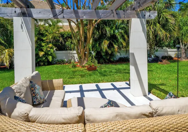 4th image of 2031 Pleasant Dr, North Palm Beach, FL 33408 | MLS# B26059246