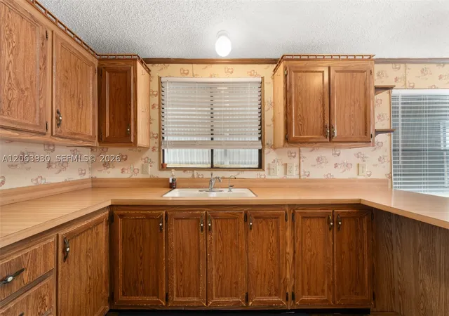 Photo 3 of Manufactured home for sale at 4717 Orange Blvdd, Sebring, FL 33870 | MLS# A12063930 | Listing updated on 2026-08-02