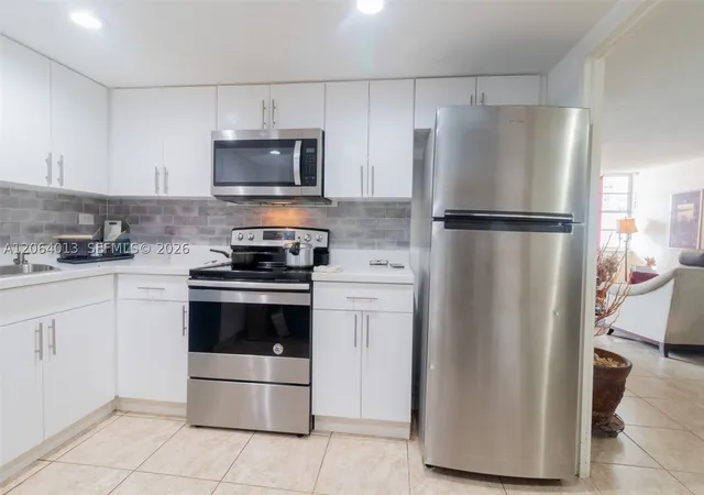 Photo 2 of Sale Pending at 251 174th St #808, Sunny Isles Beach, FL 33160 | MLS# A12064013 | Listing updated on 2026-08-13
