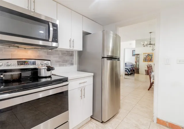 Photo 4 of Sale Pending at 251 174Th St #808, Sunny Isles Beach, FL 33160 | MLS# A12064013 | Listing updated on 2026-08-13