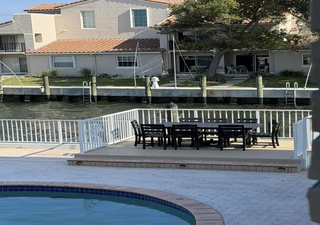 2nd image of 120 Lehane Ter, North Palm Beach, FL 33408