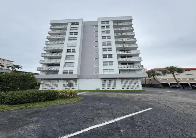 2nd image of 3113 S Ocean Dr #209, Hallandale Beach, FL 33009 | MLS# B26059475