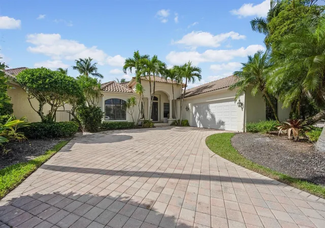 2nd image of 2911 Bent Cypress Rd, Wellington, FL 33414 | MLS# B26059194