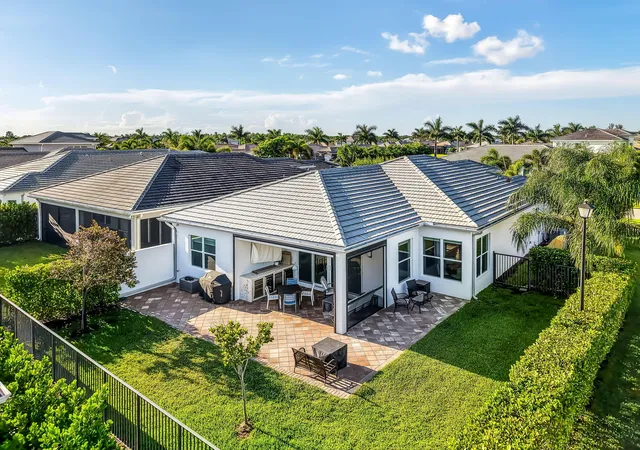 3rd image of 7887 Waterford Isles Ln, Delray Beach, FL 33446 | MLS# B26059502