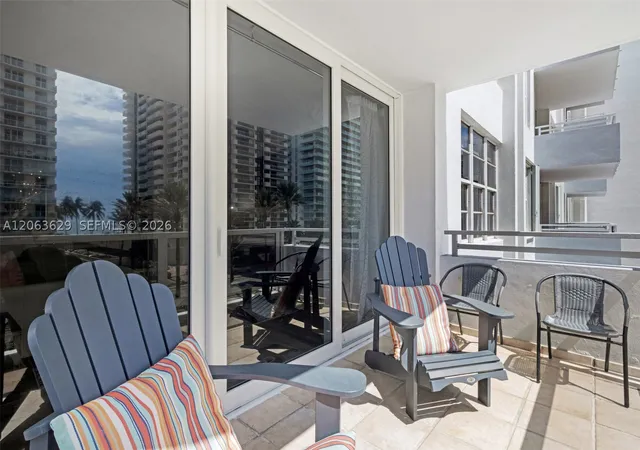 Listing Photo 2 - Condo for sale in building located at 5700 Collins Ave, Miami Beach, FL 33140 - Unit #4C