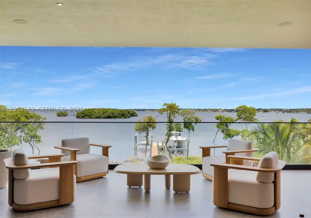 Photo 3 of Single family home for sale at 39 Mutiny Pl, Key Largo, FL 33037 | MLS# A12064182 | Listing updated on 2026-08-03