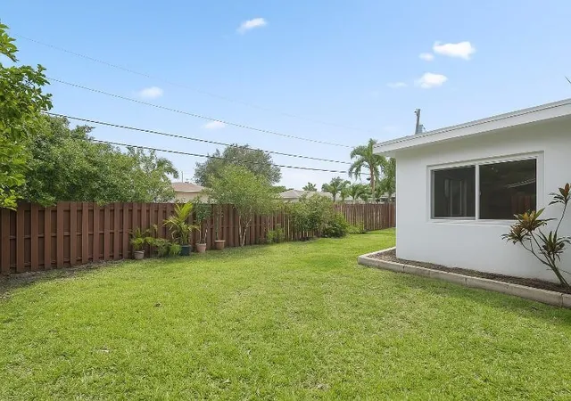 28th image of 570 Se 2nd Ave, Pompano Beach, FL 33060 | MLS# B26059609