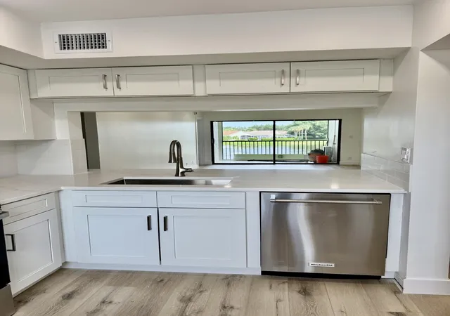 5th image of 6962 Briarlake Cir #203, Palm Beach Gardens, FL 33418 | MLS# B26059674