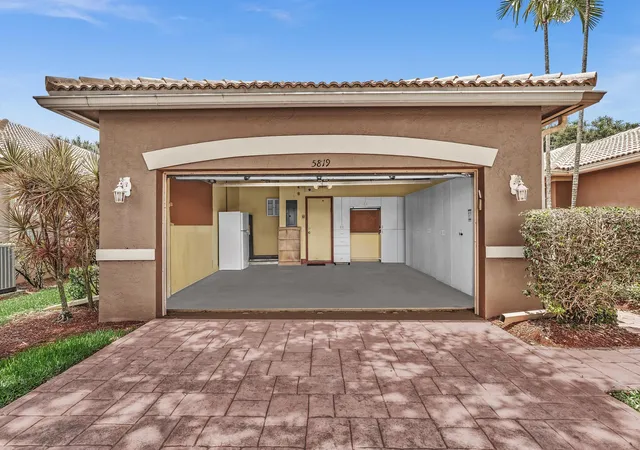 4th image of 5819 Grand Harbour Cir, Boynton Beach, FL 33437 | MLS# B26059730