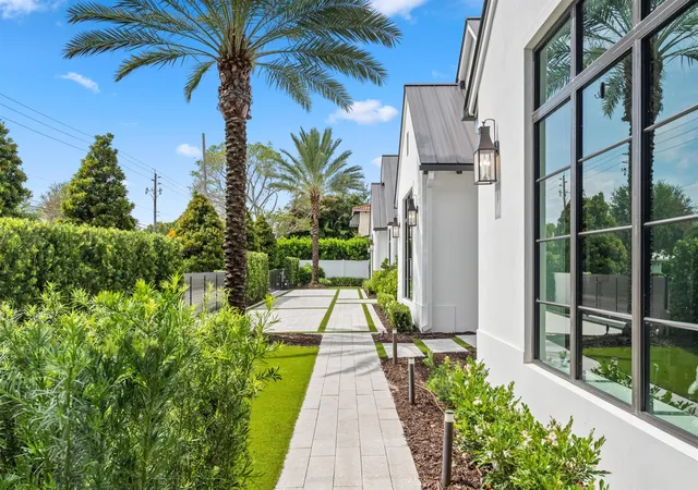 4th image of 1634 N Swinton Ave, Delray Beach, FL 33444 | MLS# B26059492