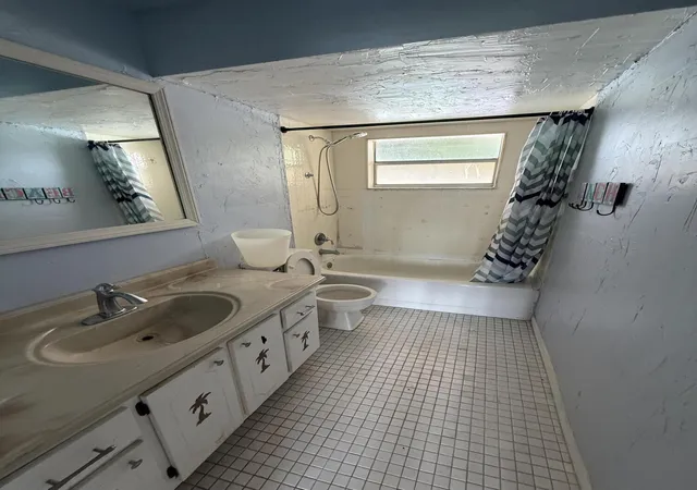 3rd image of 9881 Sunrise Lakes Blvd, Sunrise, FL 33322