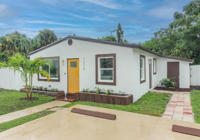 15th image of 1336 W 6th St, Riviera Beach, FL 33404 | MLS# B26059784