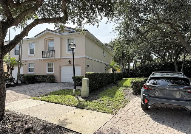 2nd image of 230 Fortuna Dr, Palm Beach Gardens, FL 33410 | MLS# B26059793