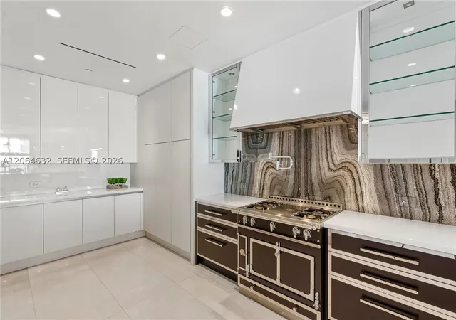 Photo 3 of Condo for sale at 17901 Collins Ave #1803, Sunny Isles Beach, FL 33160 | MLS# A12064632 | Listing updated on 2026-08-17