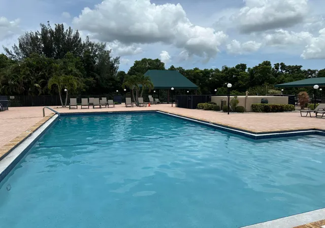 22nd image of 5851 Parkwalk Cir W, Boynton Beach, FL 33472 | MLS# B26059835