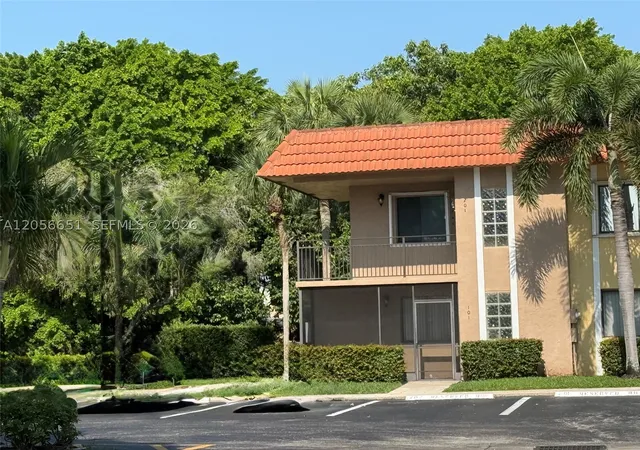 Photo 2 of Condo for sale at 435 Lakeview Dr #201, Weston, FL 33326 | MLS# A12056651 | Listing updated on 2026-09-24