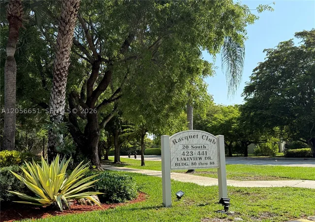 Photo 3 of Condo for sale at 435 Lakeview Dr #201, Weston, FL 33326 | MLS# A12056651 | Listing updated on 2026-09-24