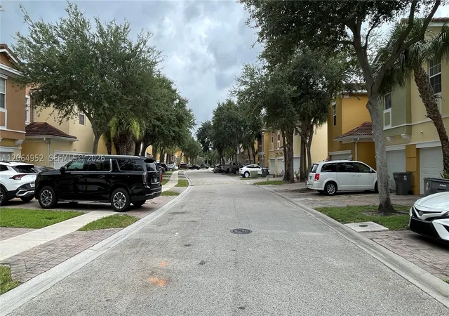 Photo 19 of Sale Pending at 1015 Pipers Cay Dr, West Palm Beach, FL 33415 | MLS# A12064952 | Listing updated on 2026-10-07