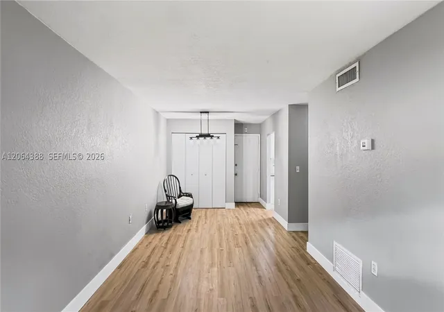 Listing Photo 5 - Condo for sale in building located at 17255 Sw 95Th Ave, Palmetto Bay, FL 33157 - Unit #161