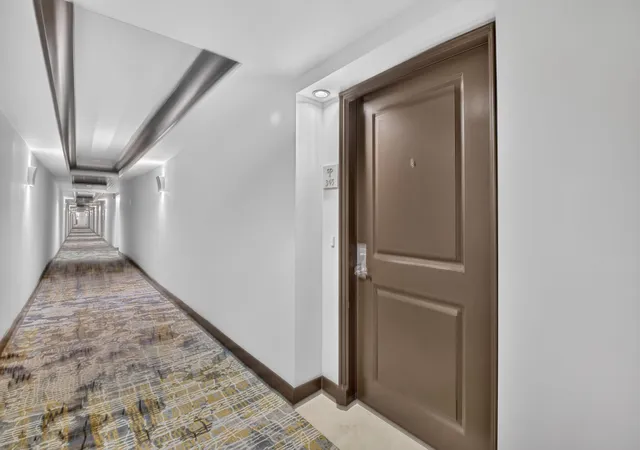 2nd image of 99 Se Mizner Blvd, Boca Raton, FL 33432