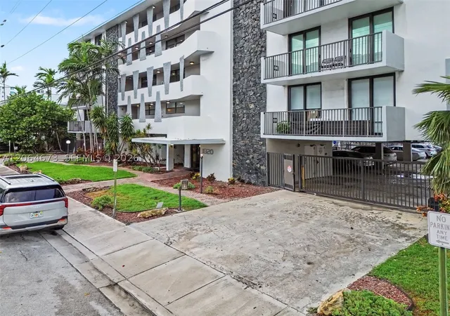 Listing Photo 5 - Condo for sale in building located at 1820 S Treasure Dr, North Bay Village, FL 33141 - Unit #203D