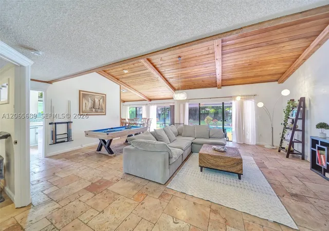Photo 2 of Single family home for sale at 620 E Plantation Cir, Plantation, FL 33324 | MLS# A12065689 | Listing updated on 2026-10-08