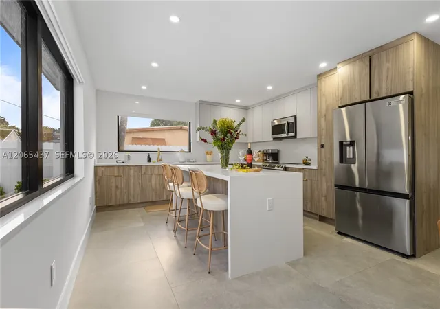 Photo 2 of Sale Pending at 1042 Nw 13th St, Fort Lauderdale, FL 33311 | MLS# A12065437 | Listing updated on 2026-08-25