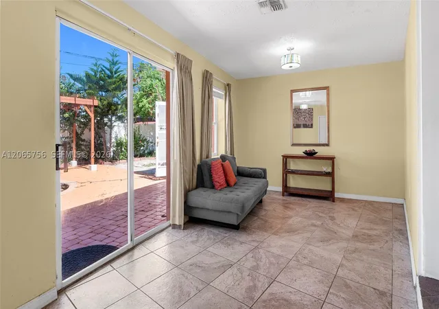 Photo 3 of Single family home for sale at 2006 Sw 8Th Ave, Largo, FL 33770 | MLS# A12065756 | Listing updated on 2026-10-08