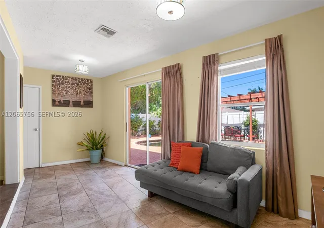 Photo 4 of Single family home for sale at 2006 Sw 8Th Ave, Largo, FL 33770 | MLS# A12065756 | Listing updated on 2026-10-08