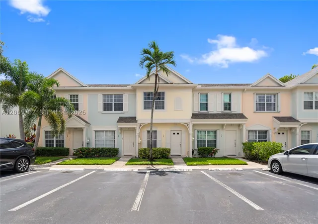 Photo 2 of Condo for sale at 38 Truman Dr, Weston, FL 33326 | MLS# A12065702 | Listing updated on 2026-08-11