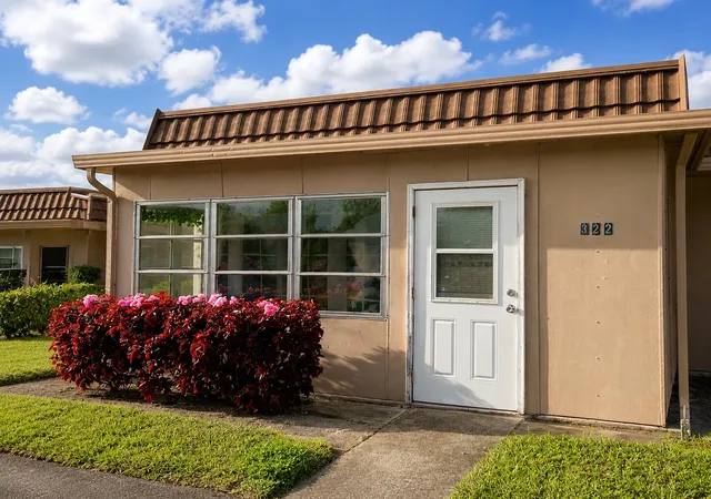12th image of 322 Seville Trl N #N, Delray Beach, FL 33446 | MLS# B26060671