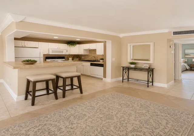 3rd image of 322 Seville Trl N, Delray Beach, FL 33446