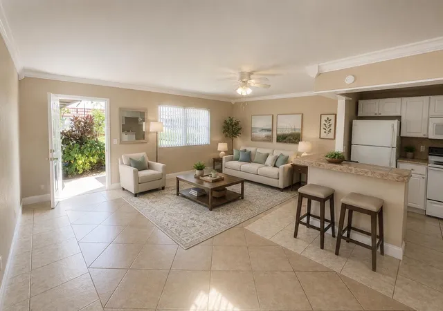 4th image of 322 Seville Trl N, Delray Beach, FL 33446