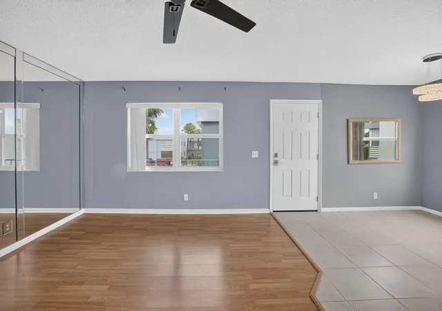 3rd image of 701 Burgundy O, Delray Beach, FL 33484 | MLS# B26060691