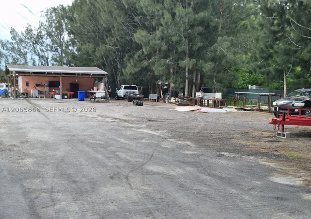 Photo 3 of Single family home for sale at 160 N Granja St, Clewiston, FL 33440 | MLS# A12065866 | Listing updated on 2026-10-07