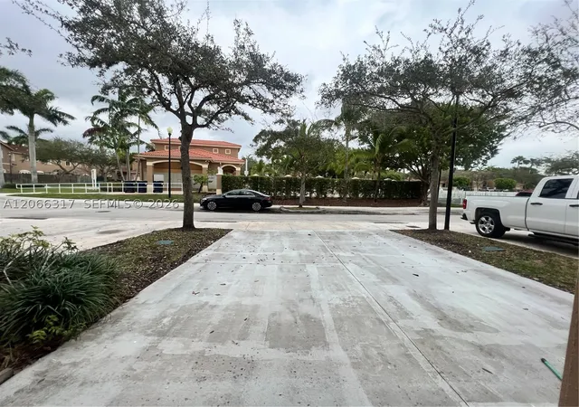 5th image of 8564 Sw 214Th Way, Cutler Bay, FL 33189 | MLS# A12066317