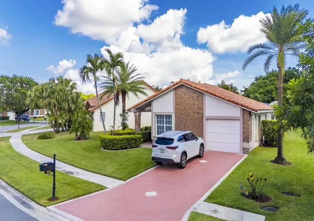 4th image of 19626 Sea Pines Wy, Boca Raton, FL 33498 | MLS# B26060781