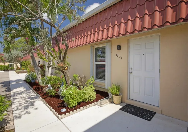 1st image of 352 Covered Bridge Blvd #A, Lake Worth, FL 33467 | MLS# B26060799