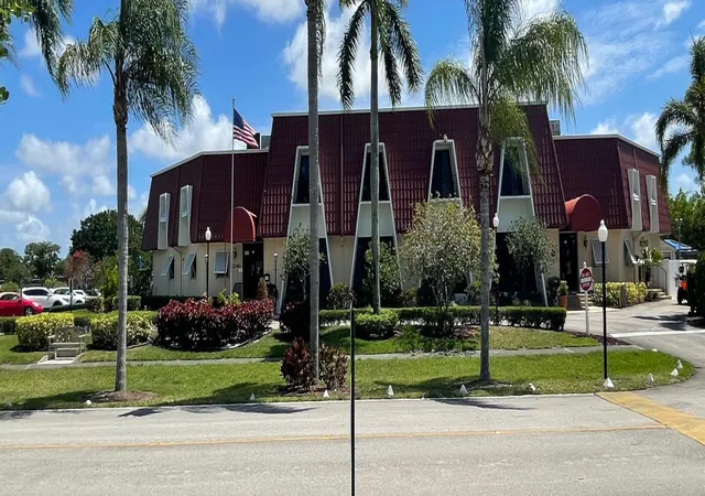 2nd image of 352 Covered Brg Blvd, Lake Worth, FL 33467