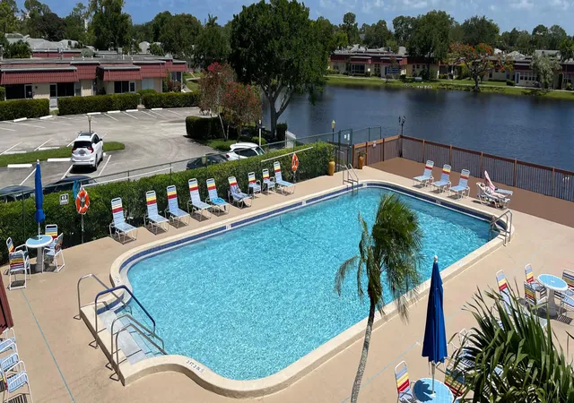 35th image of 352 Covered Bridge Blvd #A, Lake Worth, FL 33467 | MLS# B26060799