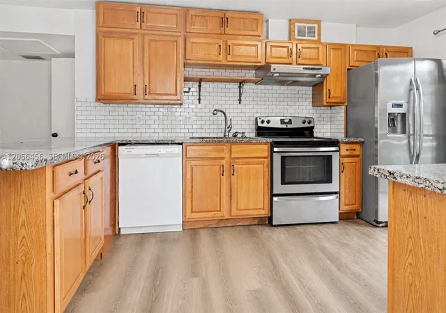 Photo 4 of Townhouse for sale at 8953 Ne 4Th Ave Rd #8953, Miami Shores, FL 33138 | MLS# A12066456 | Listing updated on 2026-08-07