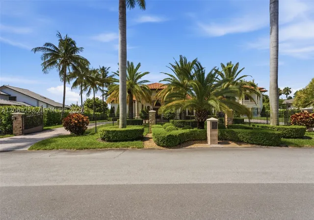 Photo 3 of Single family home for sale at 10181 Nw 131st St, Hialeah Gardens, FL 33018 | MLS# A12064254 | Listing updated on 2026-10-09