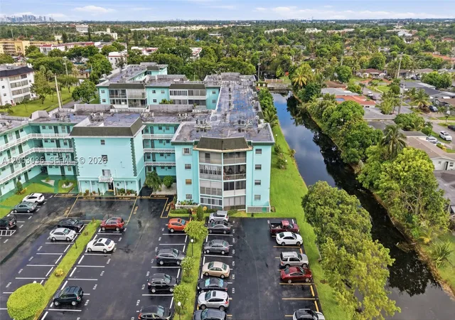 Listing Photo 4 - Condo for sale in building located at 4141 Nw 44Th Ave, Lauderdale Lakes, FL 33319 - Unit #217