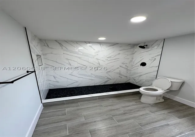 17th image of 4715 Sw 23rd St, Fort Lauderdale, FL 33317 | MLS# A12060638