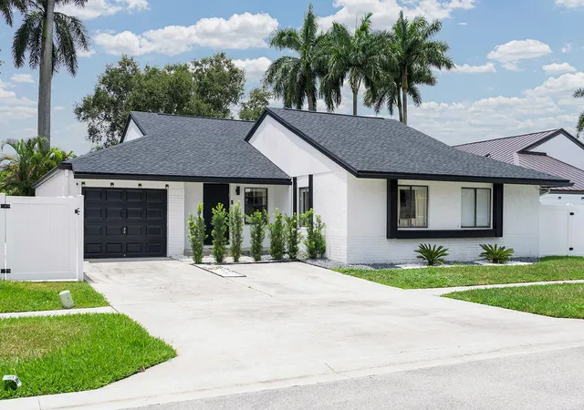 3rd image of 21641 Sutters Ln, Boca Raton, FL 33428 | MLS# B26061107