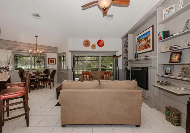 Photo 3 of Townhouse for sale at 9204 S Chelsea Dr S, Plantation, FL 33324 | MLS# A12060469 | Listing updated on 2026-08-23